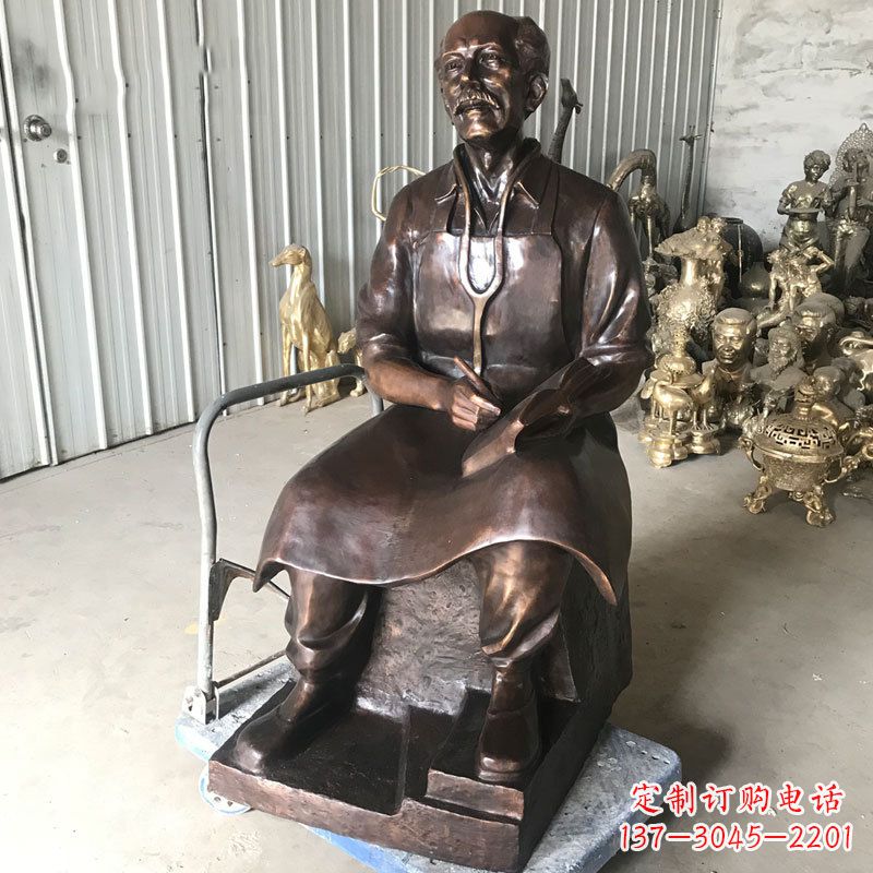 天津白求恩坐姿纯铜雕塑赞颂英雄的象征