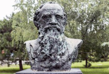 天津19世纪俄国最伟大的作家列夫·尼古拉耶维奇·托尔斯泰雕像