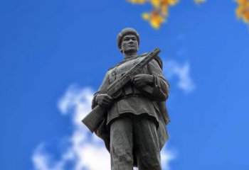 天津“邱少云”石雕塑像，让历史英雄永久镌刻