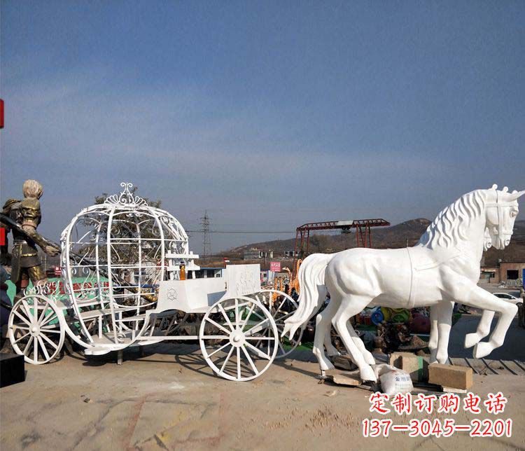 天津玻璃钢城市马车雕塑