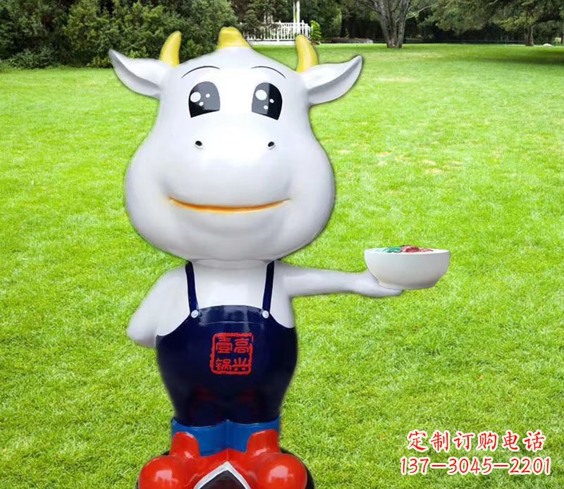 天津玻璃钢厨师小牛卡通雕塑