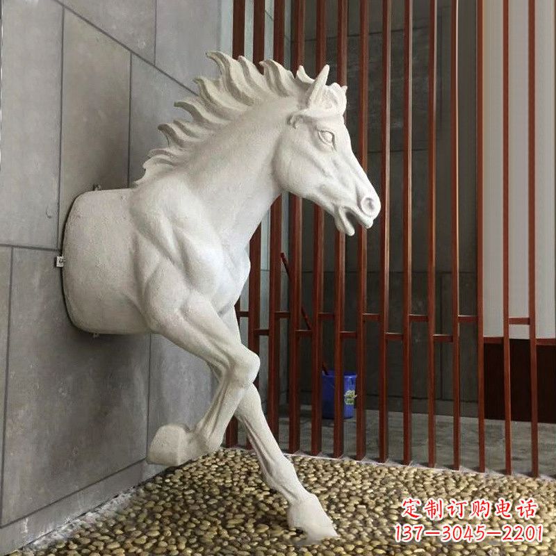天津玻璃钢创意马雕塑-穿墙而过的动物雕塑摆件