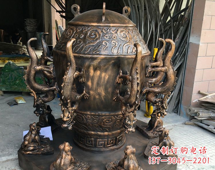 天津玻璃钢仿铜地动仪雕塑中国古代文化精髓