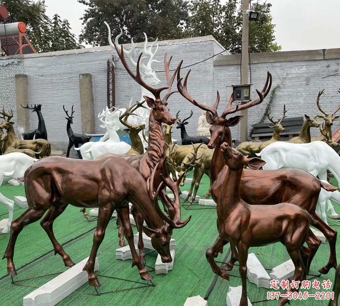 天津玻璃钢仿铜群鹿雕塑——精美动物雕塑装点公园