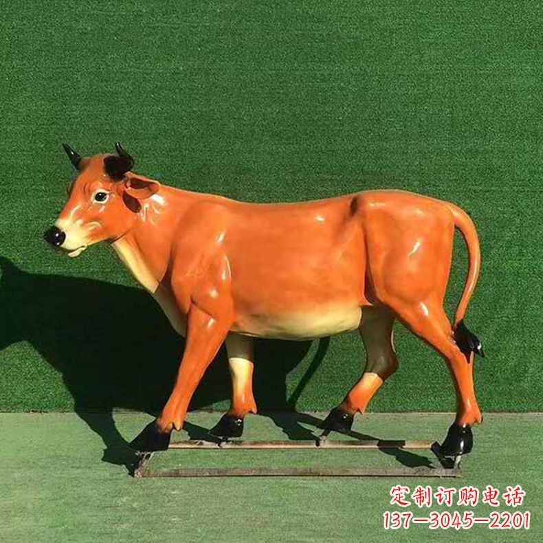 天津玻璃钢仿真黄牛动物雕塑