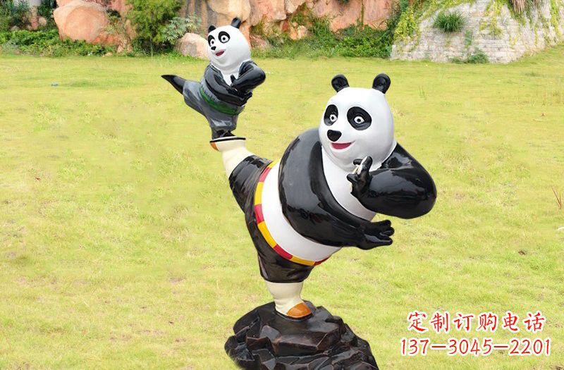 天津玻璃钢卡通熊猫雕塑的艺术之美