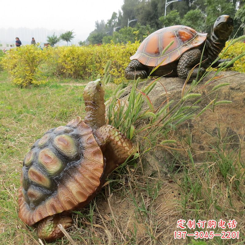 天津玻璃钢乌龟园林草丛动物雕塑摆件