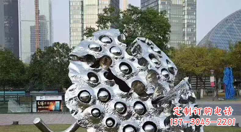 天津不锈钢城市的莲蓬雕塑