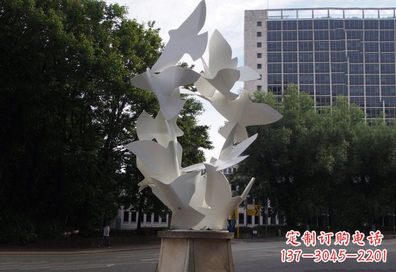 天津美丽而宁静的不锈钢和平鸽雕塑