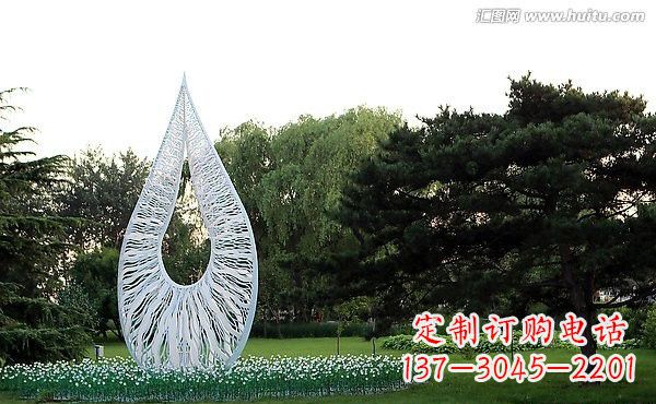 天津流动的美丽——不锈钢水滴雕塑