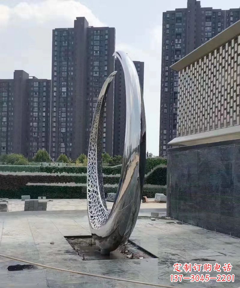 天津精美不锈钢月亮雕塑