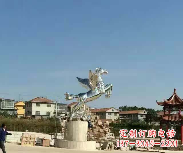 天津不锈钢飞马雕塑象征勇气与美丽