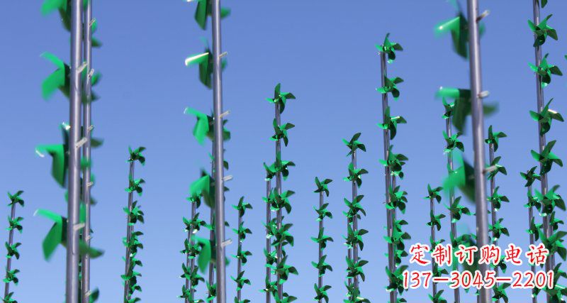 天津螺旋风车给广场景观带来的旋转欢乐