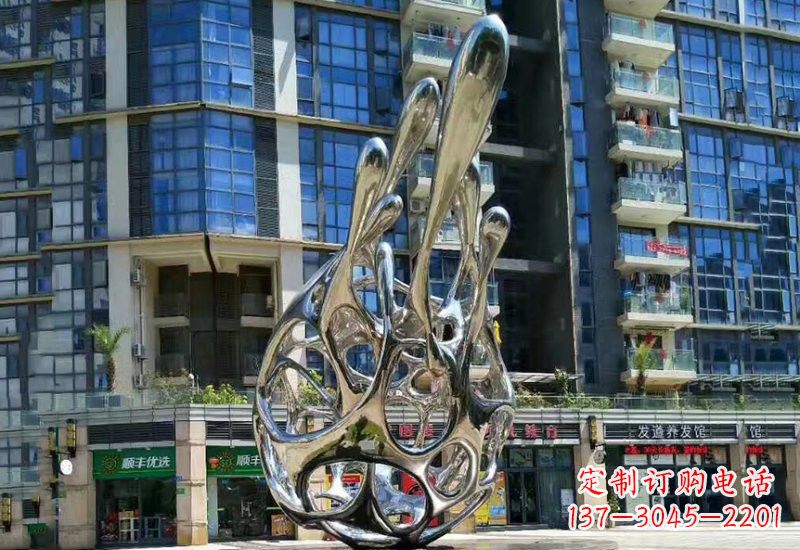 天津不锈钢公园抽象火龙果雕塑