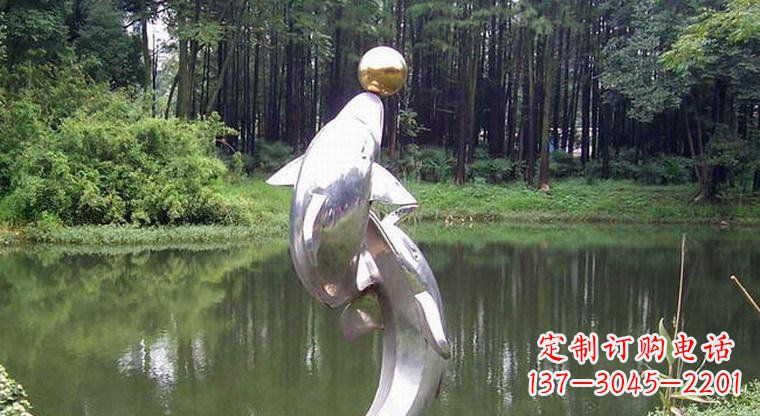 天津海豚的传说——不锈钢公园顶部雕塑
