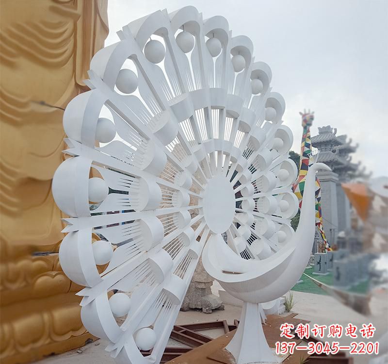 天津不锈钢孔雀雕塑美丽的艺术品