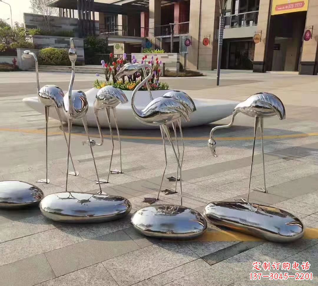 天津不锈钢公园镜面鹅卵石火烈鸟雕塑