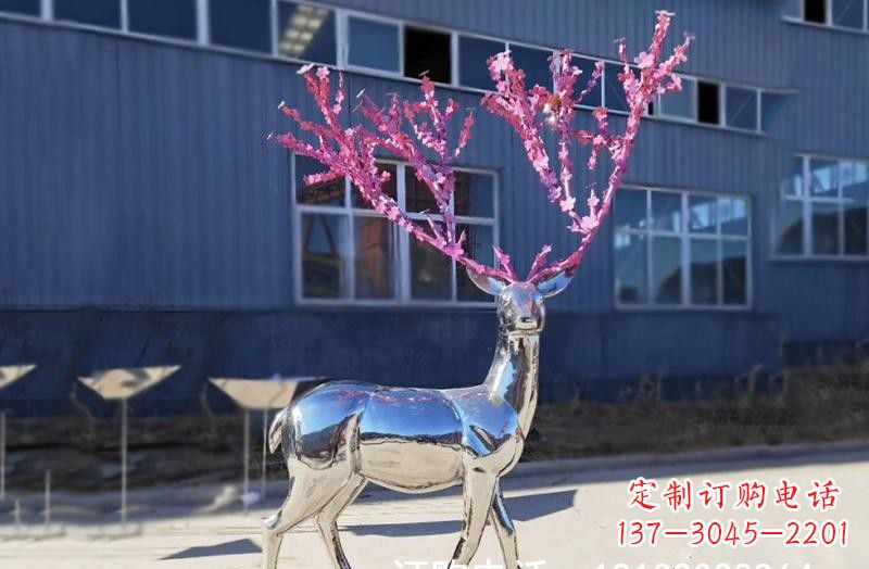 天津不锈钢公园镜面树枝梅花鹿