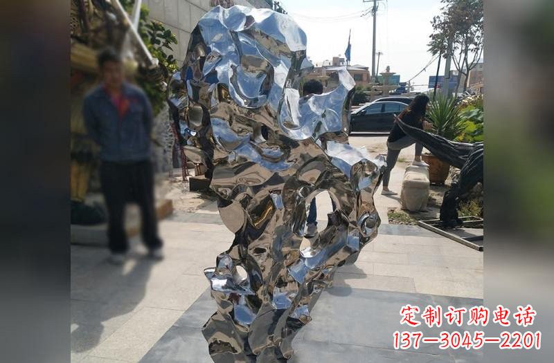 天津不锈钢公园镜面太湖石