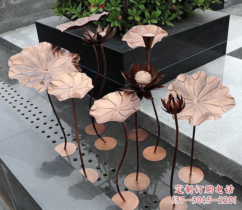 天津不锈钢古铜色荷花雕塑传承传统文化的精美艺术品