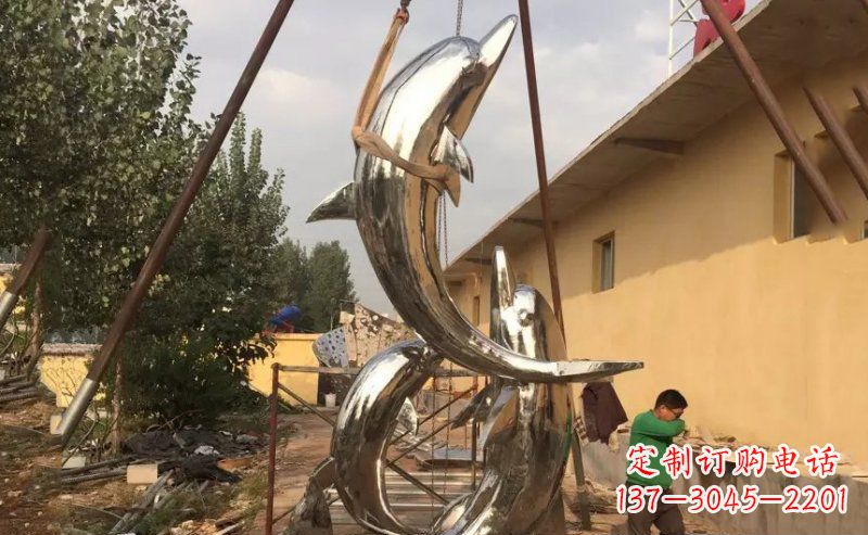 天津不锈钢海豚雕塑美丽而又神秘