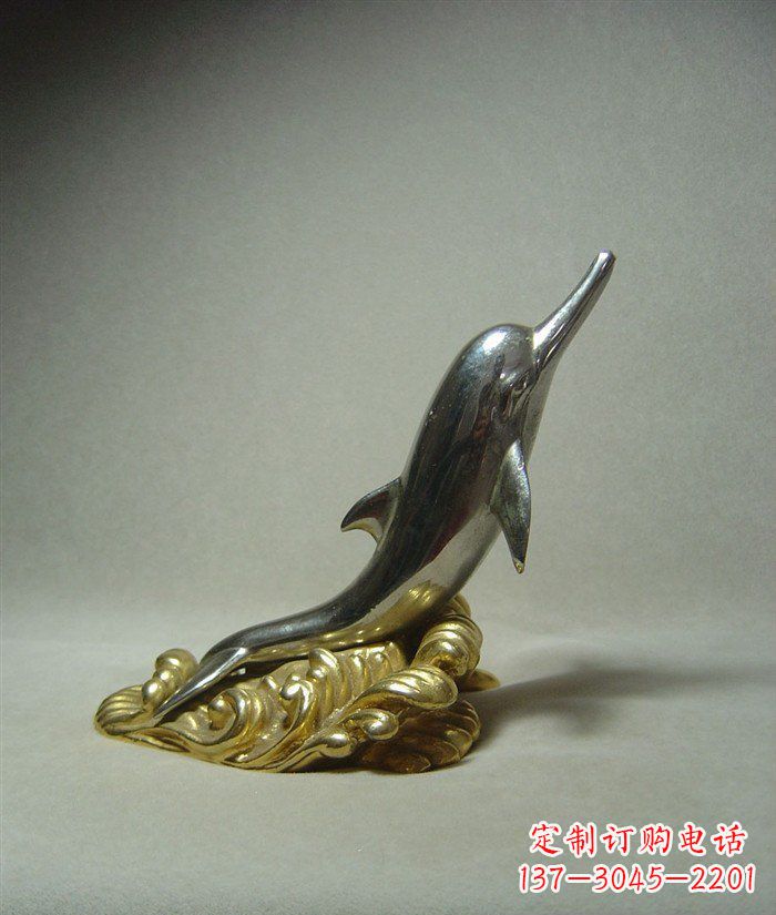 天津海豚雕塑艺术的海洋之美