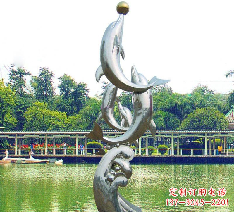 天津海豚的美丽雕塑