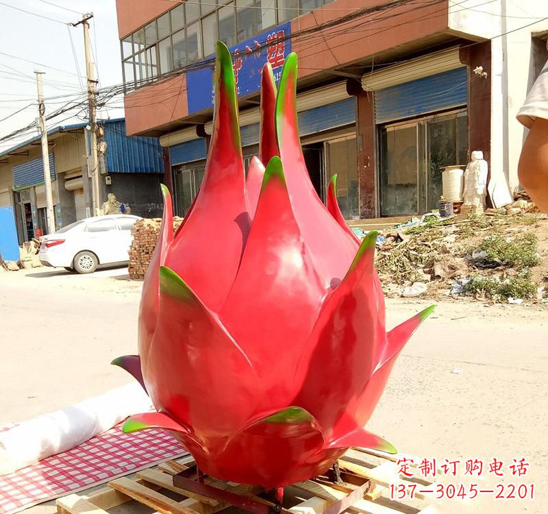 天津不锈钢火龙果雕塑2