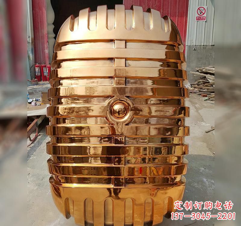 天津不锈钢话筒雕塑传承历史的象征