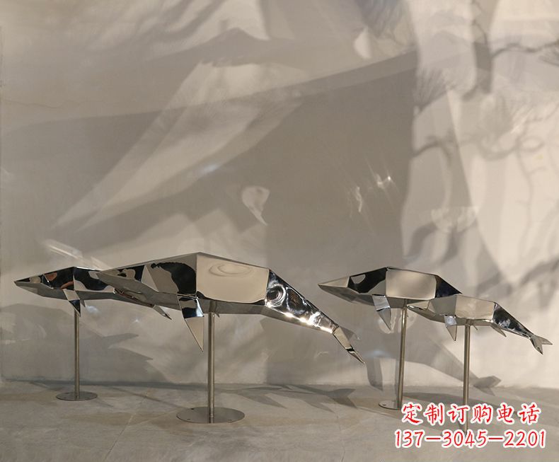 天津不锈钢海豚雕塑——精致的艺术形式