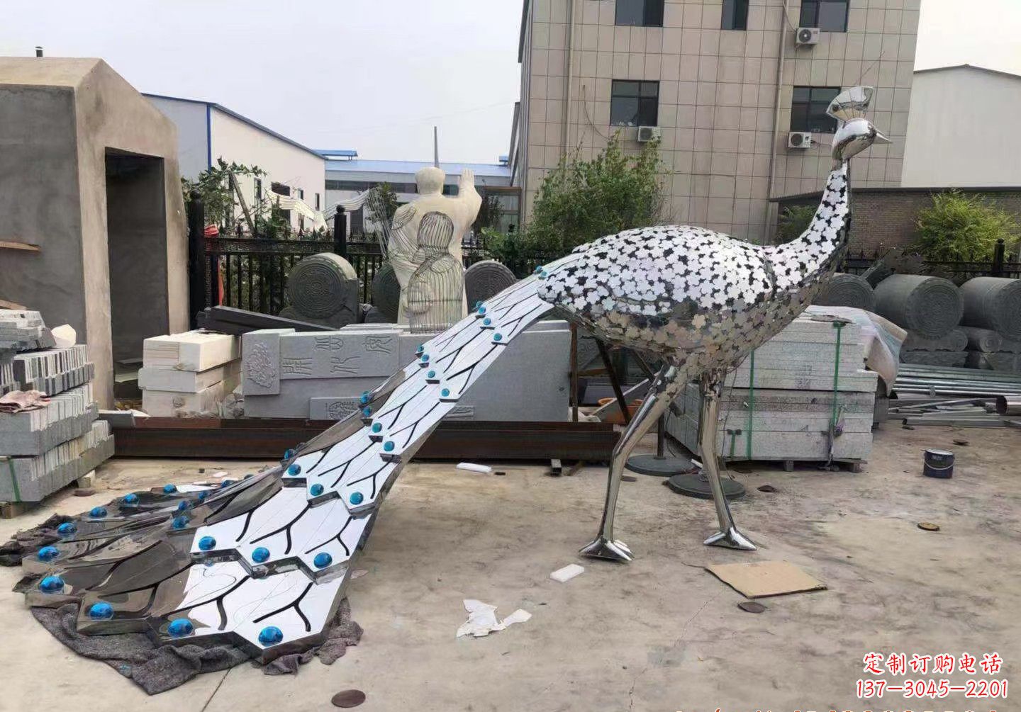 天津不锈钢孔雀景观雕塑
