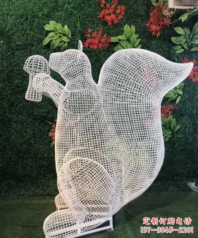 天津不锈钢松鼠雕塑展现自然的美