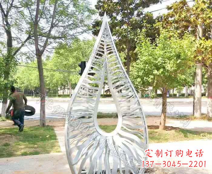 天津精致不锈钢水滴雕塑