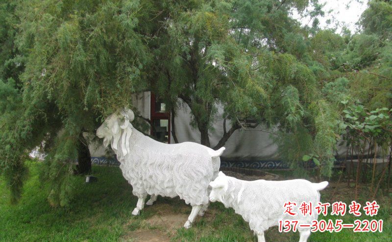 天津不锈钢山羊雕塑静谧中的动态美