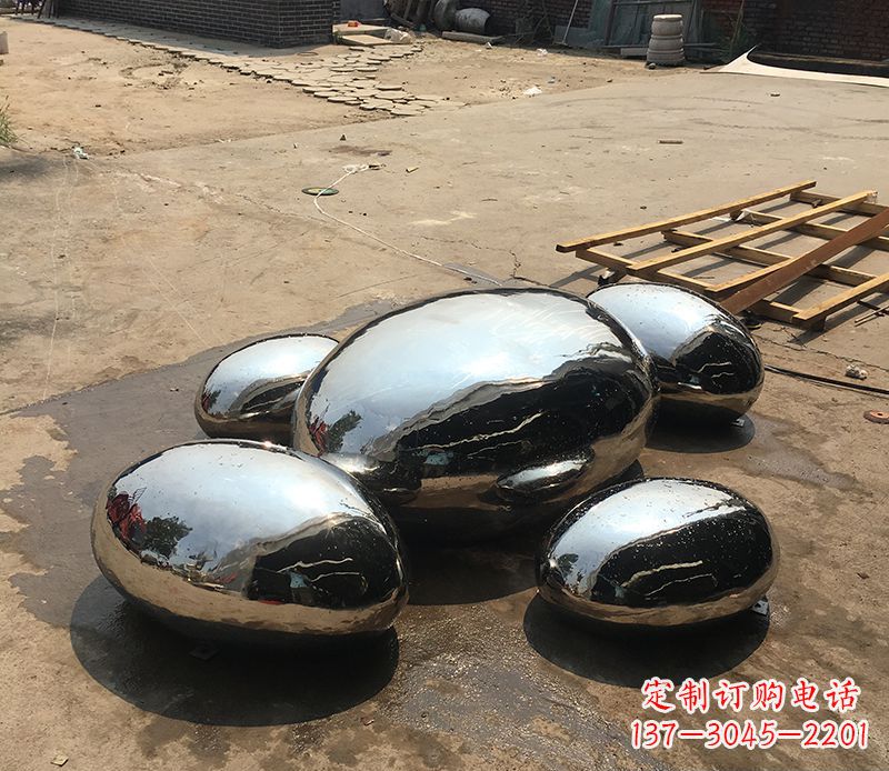 天津不锈钢水滴雕塑给景观增添独特魅力