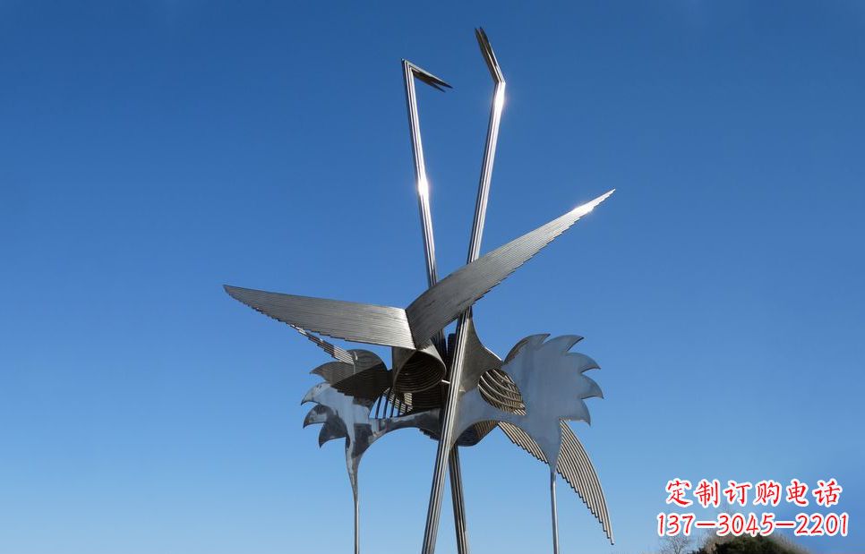 天津不锈钢鸵鸟雕塑精美外形、传神表现