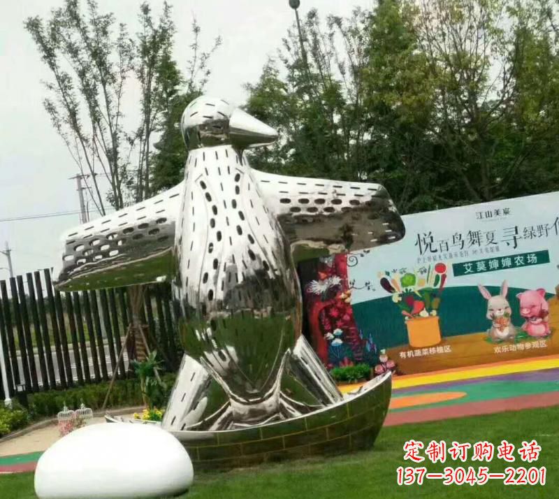 天津不锈钢现代企鹅雕塑
