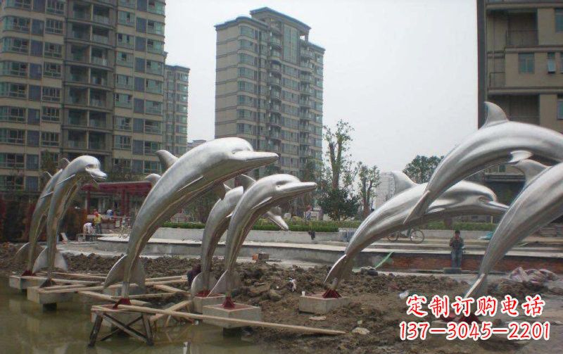 天津海豚雕塑——欣赏不锈钢小区的精美绝伦