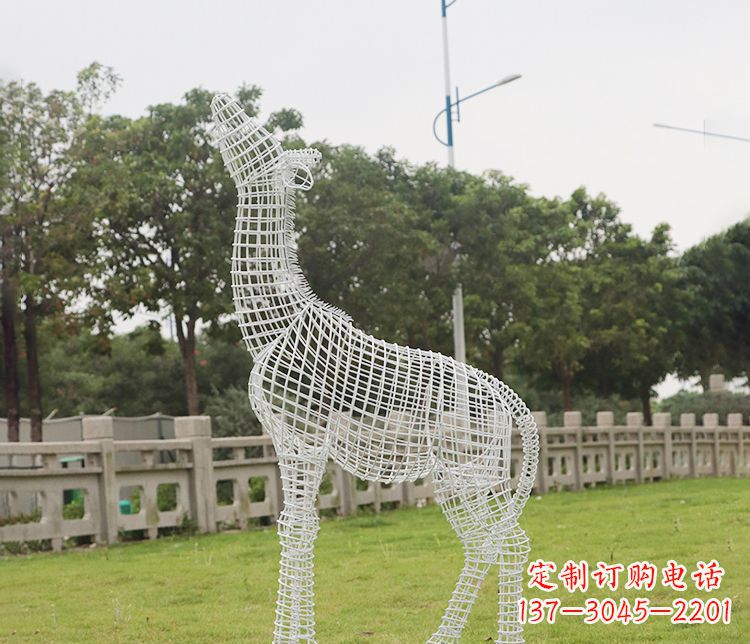 天津不锈钢长颈鹿雕塑——艺术精美的象征