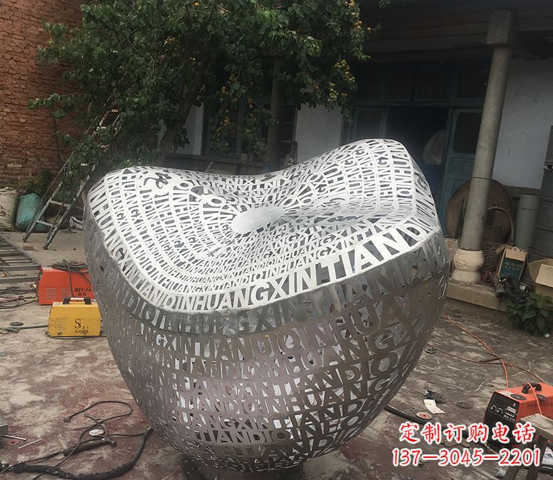 天津不锈钢元宝雕塑精美外形与精美文化