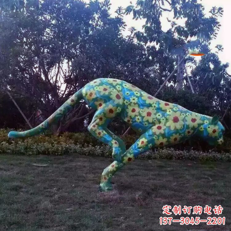 天津玻璃钢彩绘豹子雕塑艺术与自然的完美结合