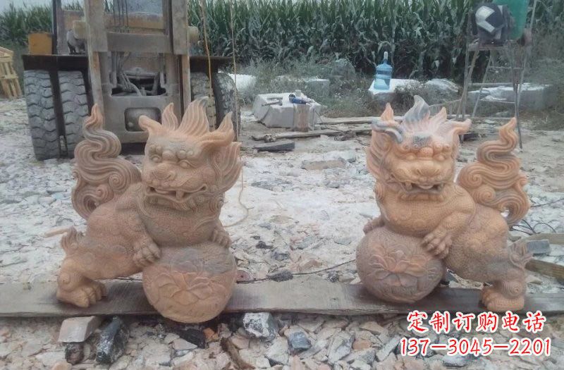天津狮子雕塑踩球小狮子石雕