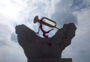 天津革命烈士冲锋号雕塑让革命历史长存