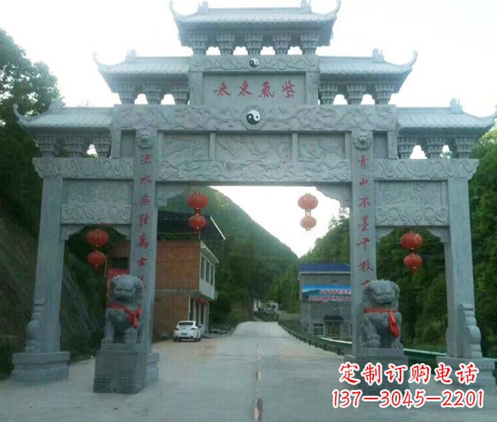 天津“村口三门石雕牌楼——传承文化的艺术”