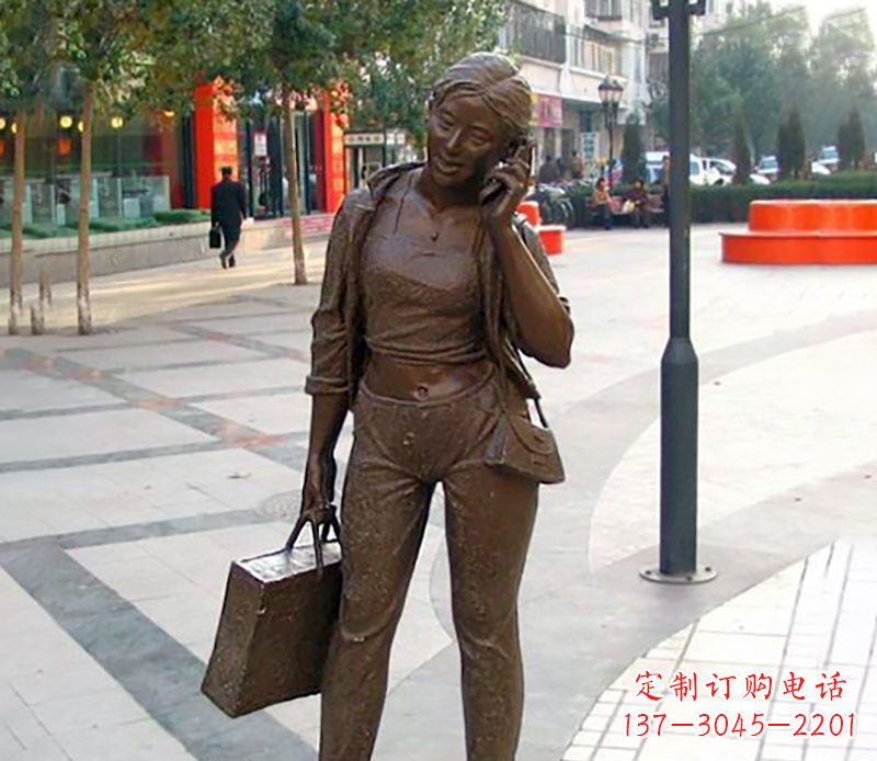 天津通话女性雕塑