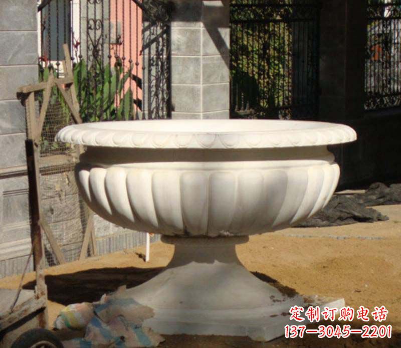 天津精美大理石花盆雕塑