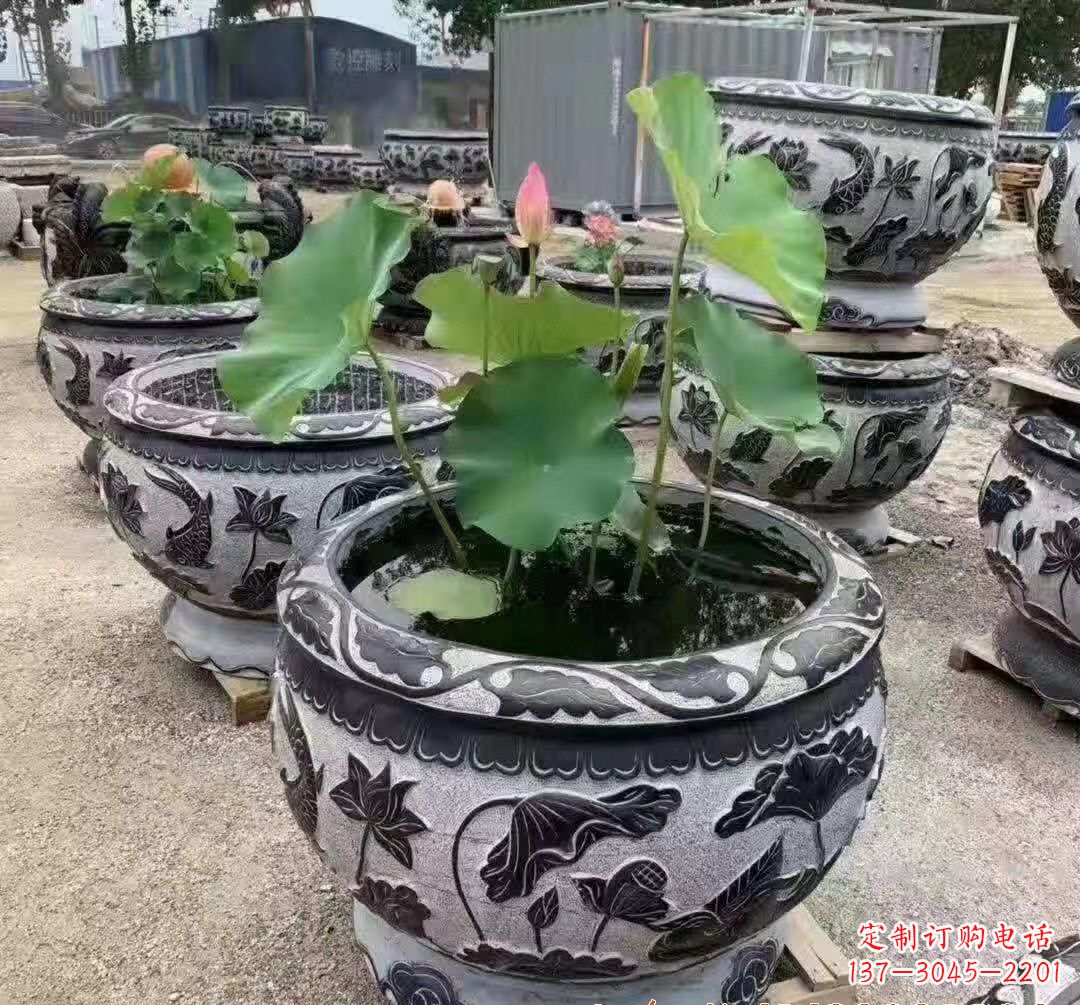 天津精美大理石鱼缸雕塑