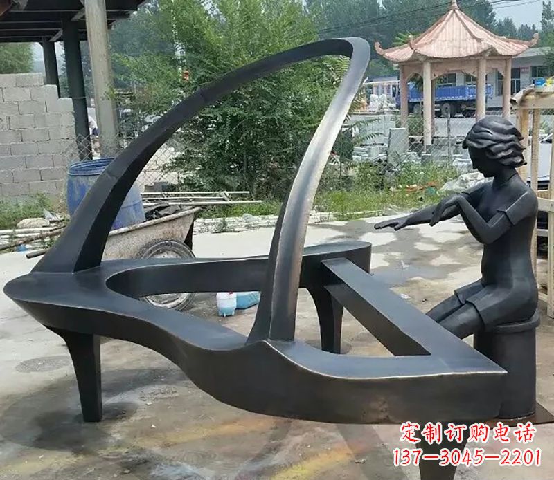 天津钢琴抽象铜雕