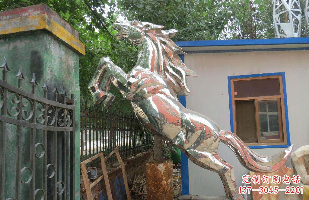 天津优雅凌厉的不锈钢奔跑马雕塑