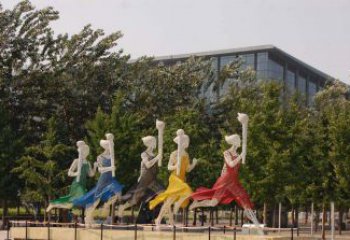 天津不锈钢雕塑——拿火炬跑步